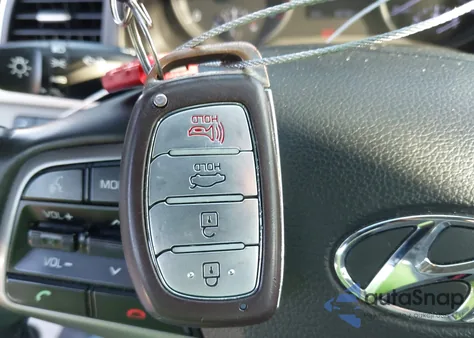 2018 Hyundai Elantra Value Edition z USA, uszkodzony, nr VIN 5NPD84LF8JH344729